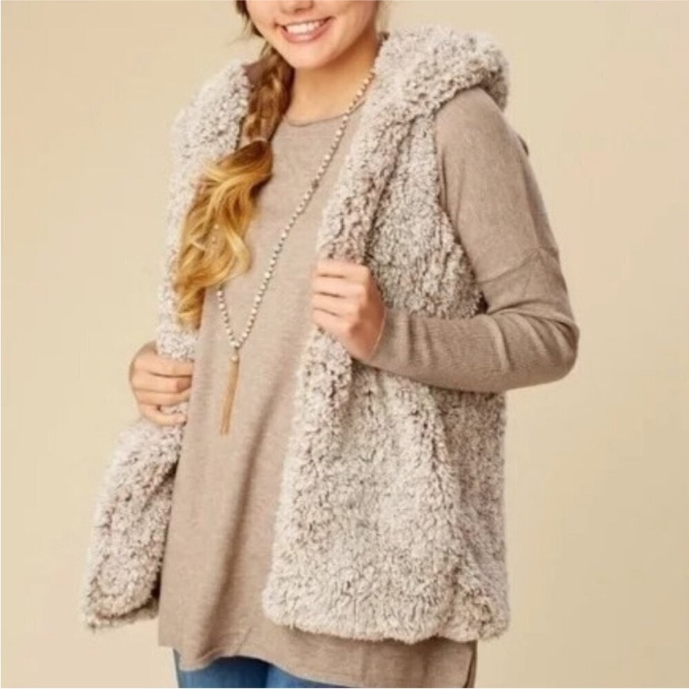 Altar'd State Cream Fuzzy Vest